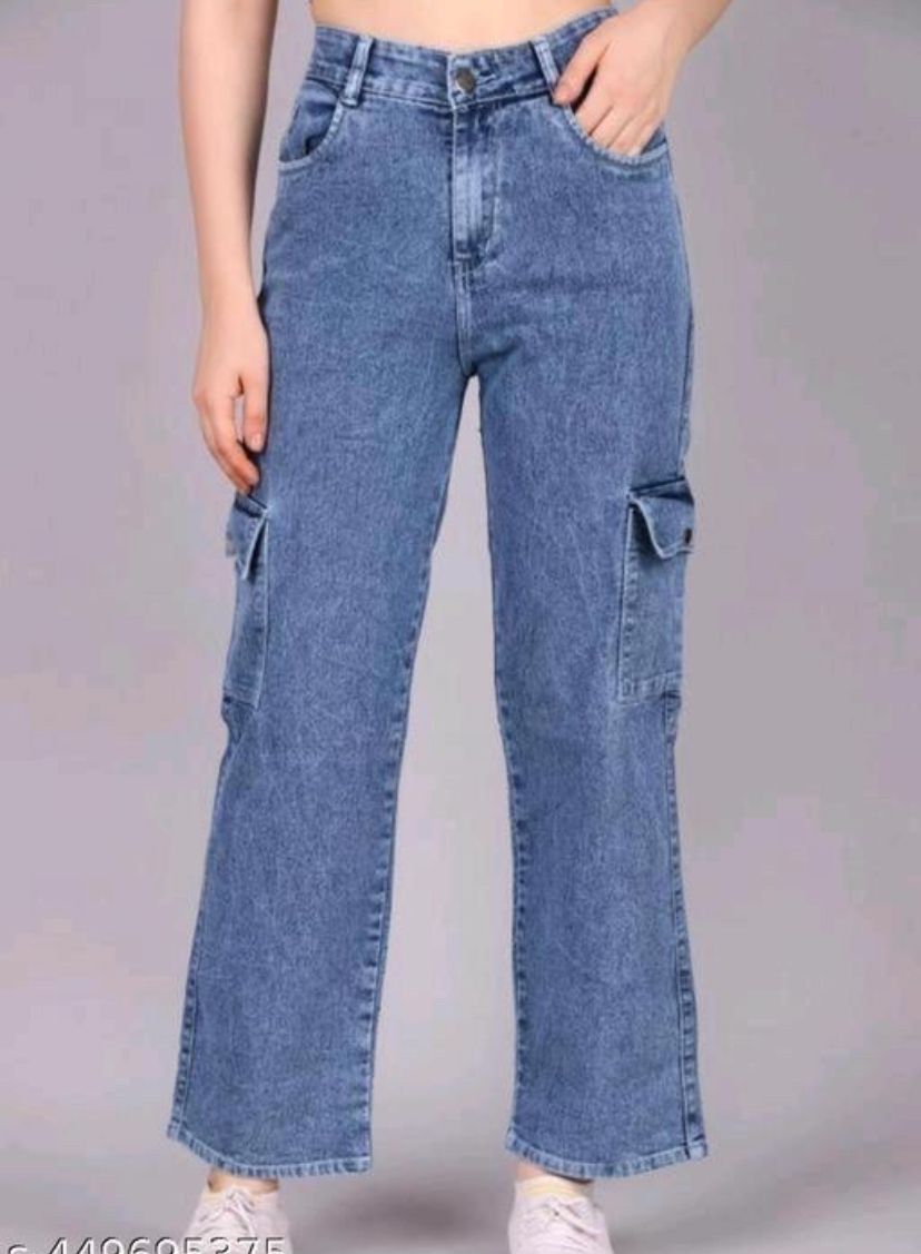 WOMEN POCKET BLUE JEANS