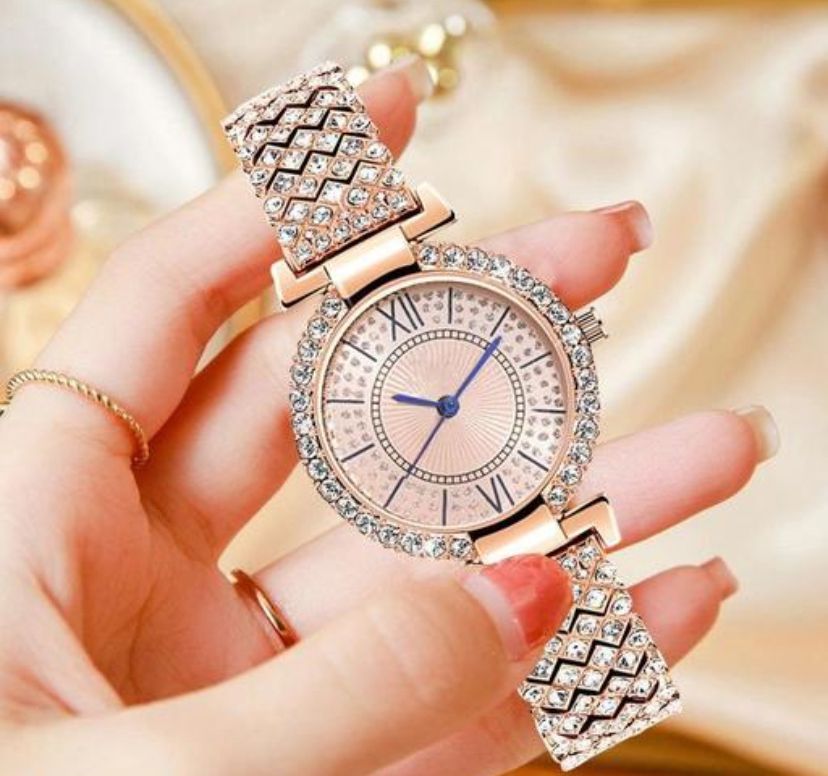 U.K Collection Luxury New Arrival Stylish Attractive Ethnic Rose Gold Bracelet Look Analog Watch For Girls & Women