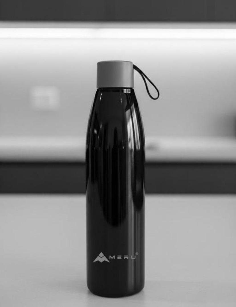 MERU WAVE GLOW BLACK SILVERdouble wall insulated water bottle hot and cold 900ml
