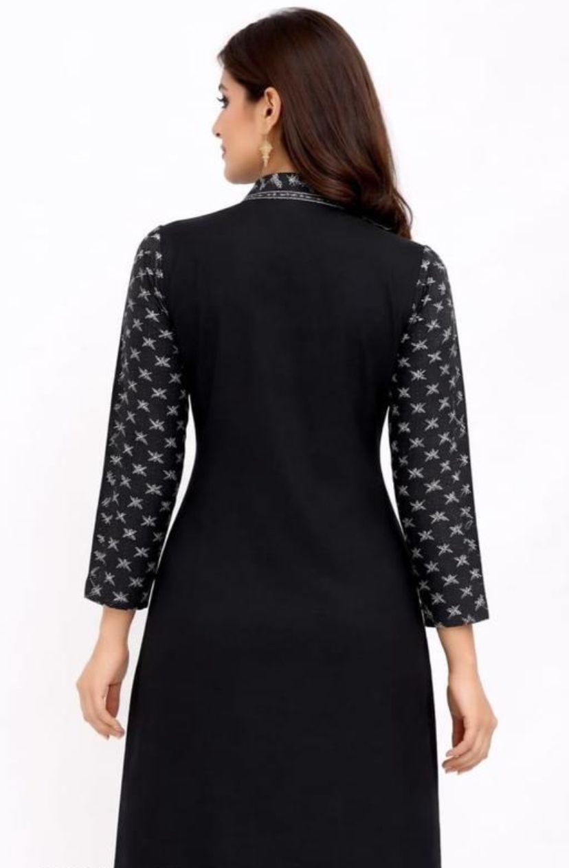 Woolen kurti for Women Black Printed Straight Kurti