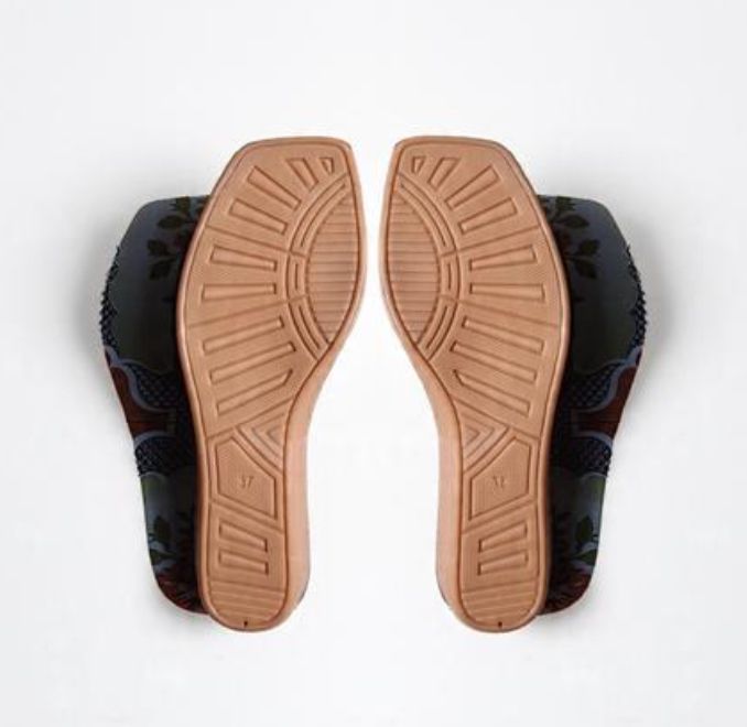 Newly launched with great design flat slipper for womens