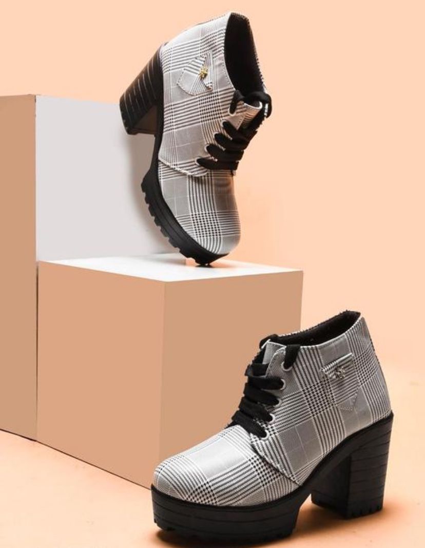 Selfiee Stylish & Comfortable Fashion Block Heel Boots For Women & Girls